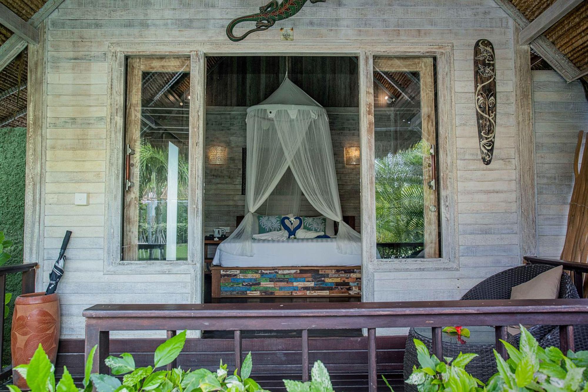 Water Blow Huts Nusa Lembongan Zewnętrze zdjęcie